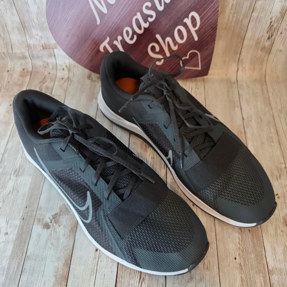 Men's Nike Black Athletic Sneakers Size 11.5